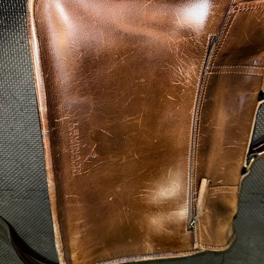 Levinson Buffalo Leather Messenger Bag - Rich Brown - Picture 9 of 16